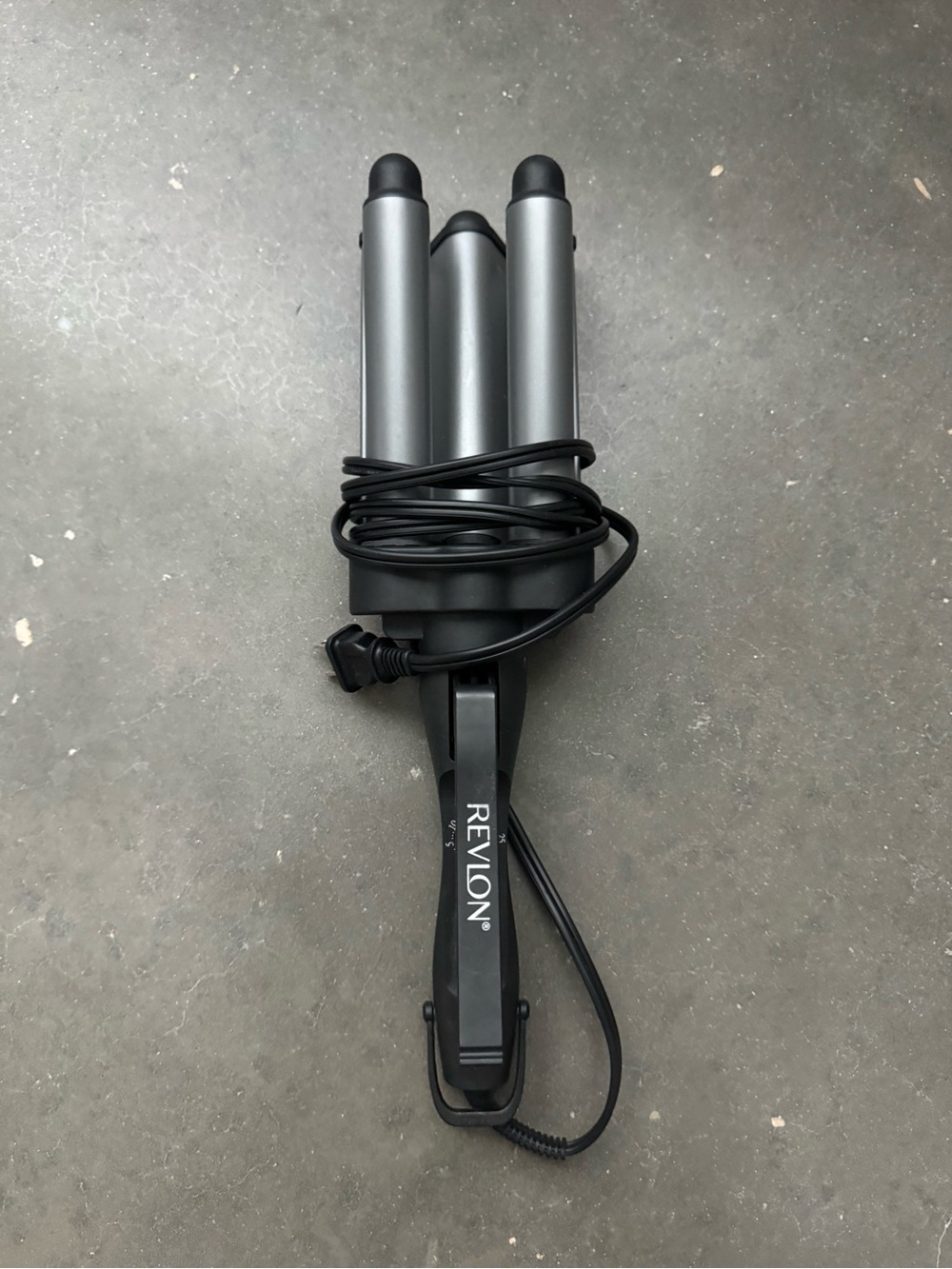 Revlon Triple Barrel Waver - Black & Silver Gray